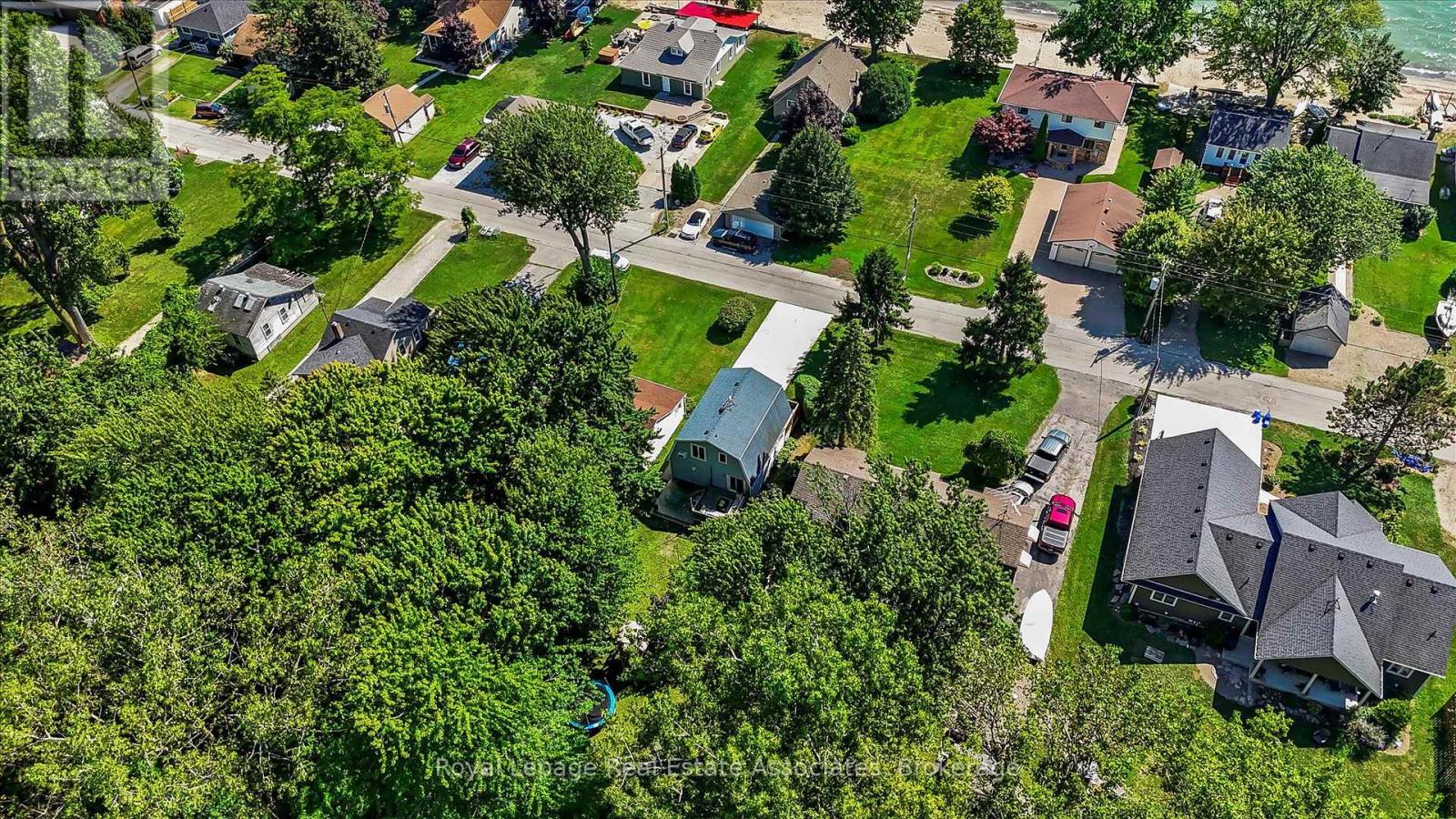 Photo 39 of 374 Lakewood Drive, Amherstburg ON