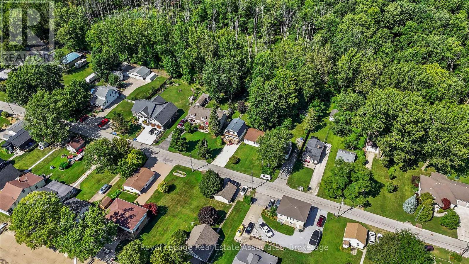 Photo 41 of 374 Lakewood Drive, Amherstburg ON