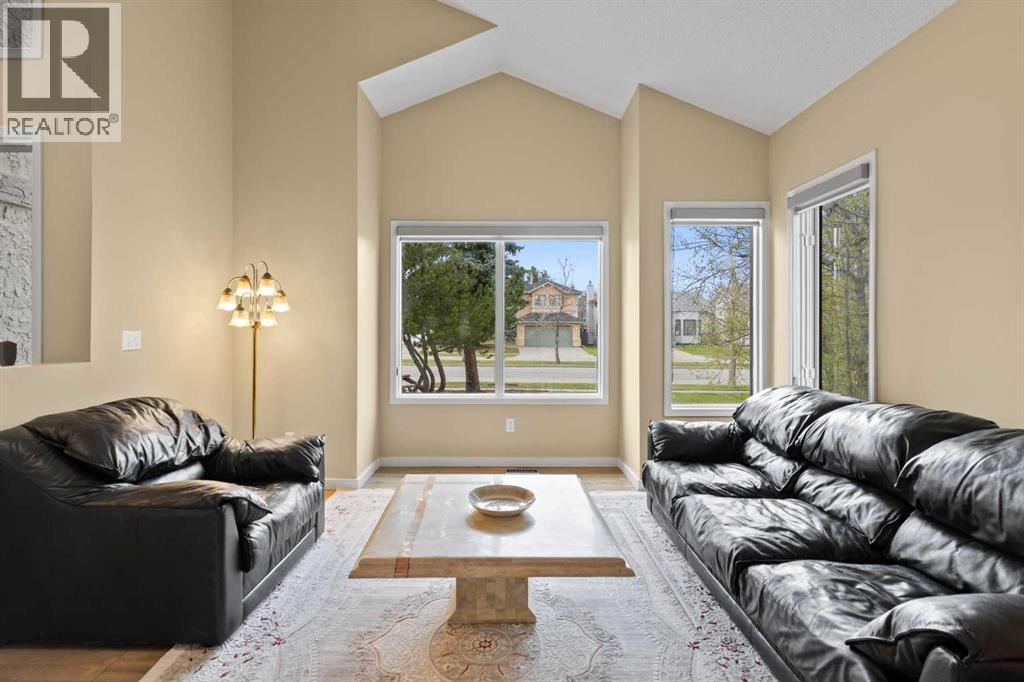 Single Family House for Sale in  Edgebrook Drive NW Edgemont Calgary 