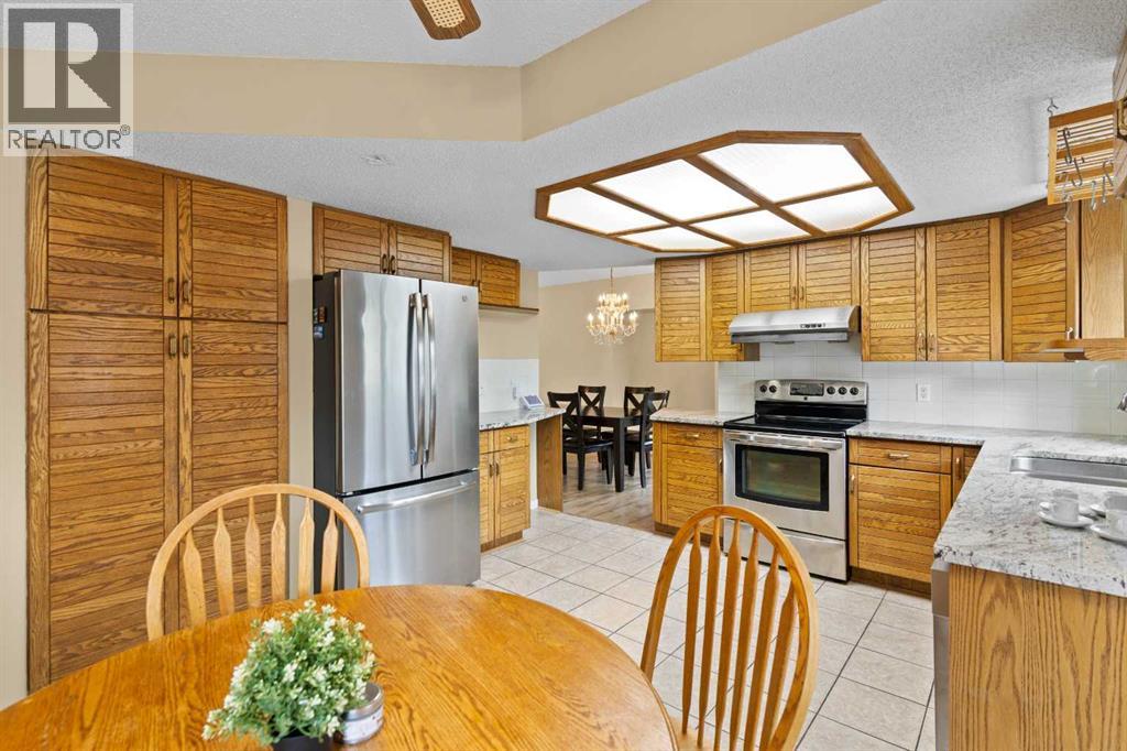 Single Family House for Sale in  Edgebrook Drive NW Edgemont Calgary 