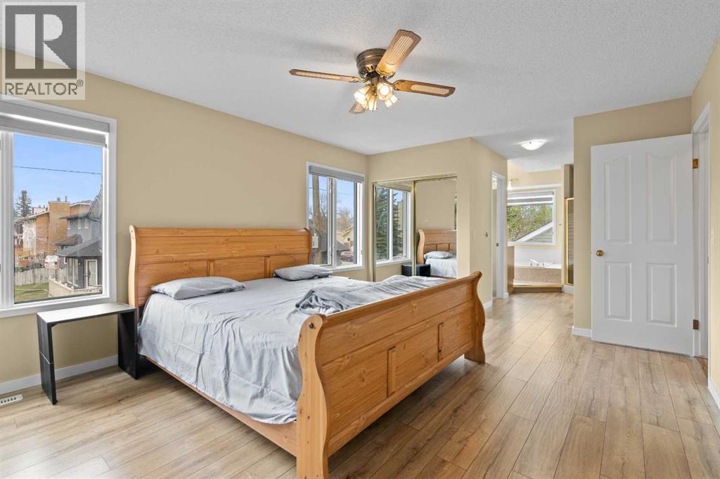 Single Family House for Sale in  Edgebrook Drive NW Edgemont Calgary 