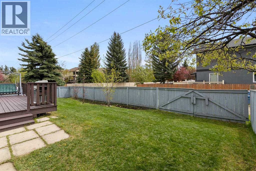 Single Family House for Sale in  Edgebrook Drive NW Edgemont Calgary 