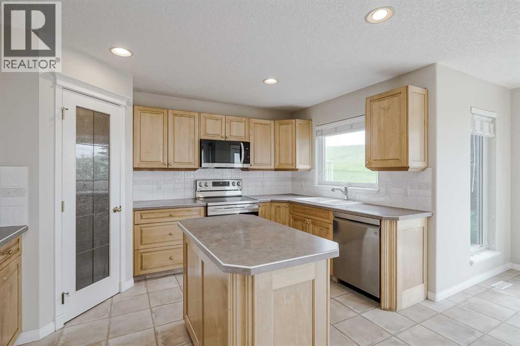 Single Family House for Sale in  Royal Crest Terrace NW Royal Oak Calgary 