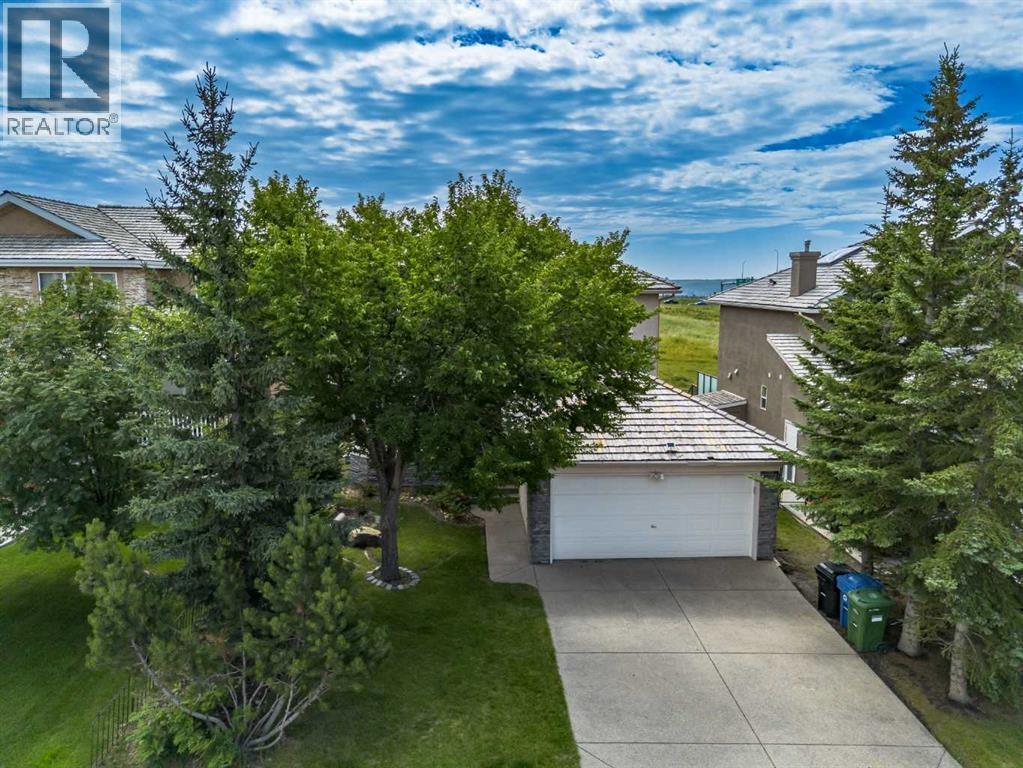 Single Family House for Sale in  Royal Crest Terrace NW Royal Oak Calgary 