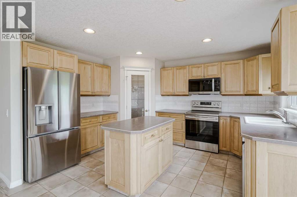 Single Family House for Sale in  Royal Crest Terrace NW Royal Oak Calgary 
