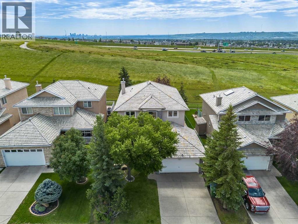 Single Family House for Sale in  Royal Crest Terrace NW Royal Oak Calgary 