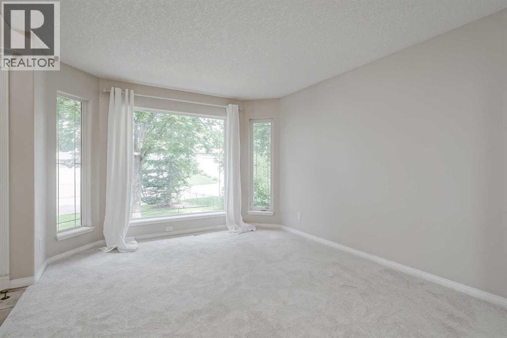 Single Family House for Sale in  Royal Crest Terrace NW Royal Oak Calgary 