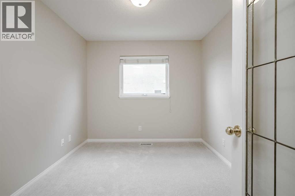Single Family House for Sale in  Royal Crest Terrace NW Royal Oak Calgary 