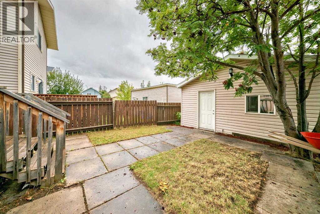 Single Family House for Sale in  Edgeburn Crescent NW Edgemont Calgary 