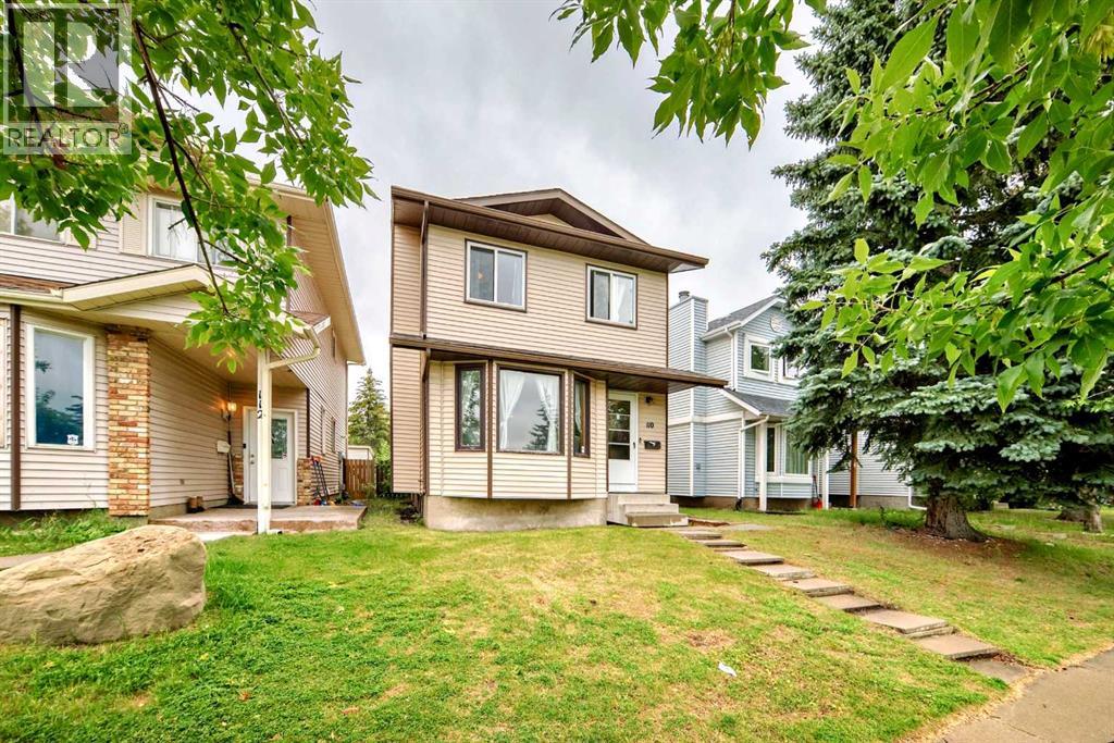 Single Family House for Sale in  Edgeburn Crescent NW Edgemont Calgary 