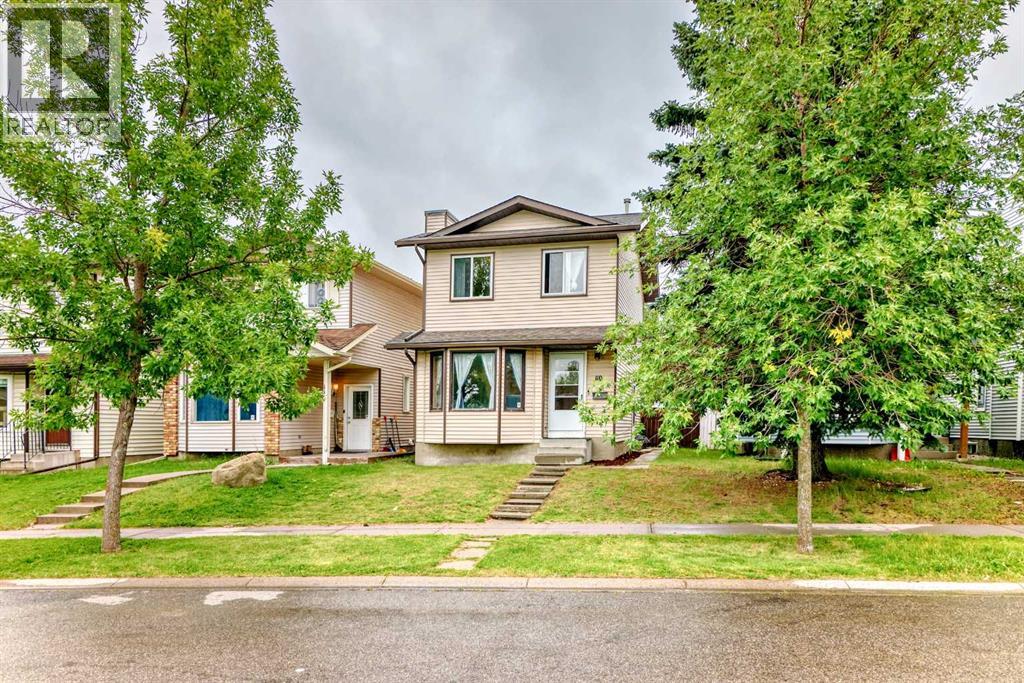 Single Family House for Sale in  Edgeburn Crescent NW Edgemont Calgary 
