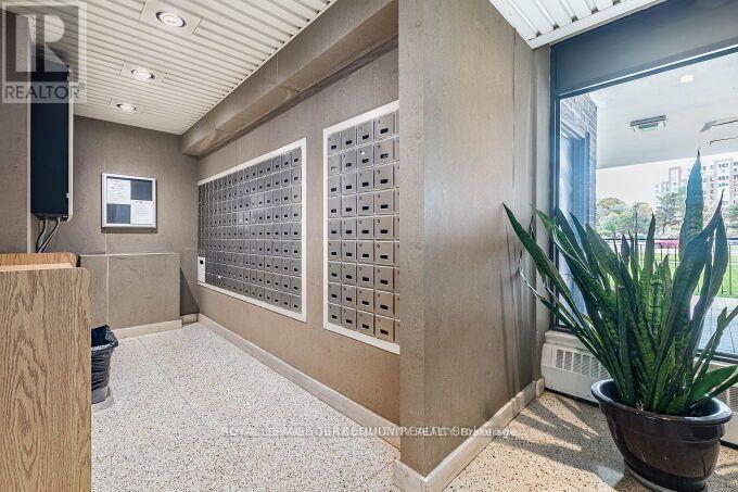 Photo 43 of 205 1535 Lakeshore Road E, Mississauga ON