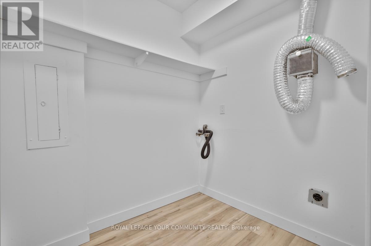 Photo 25 of 205 1535 Lakeshore Road E, Mississauga ON