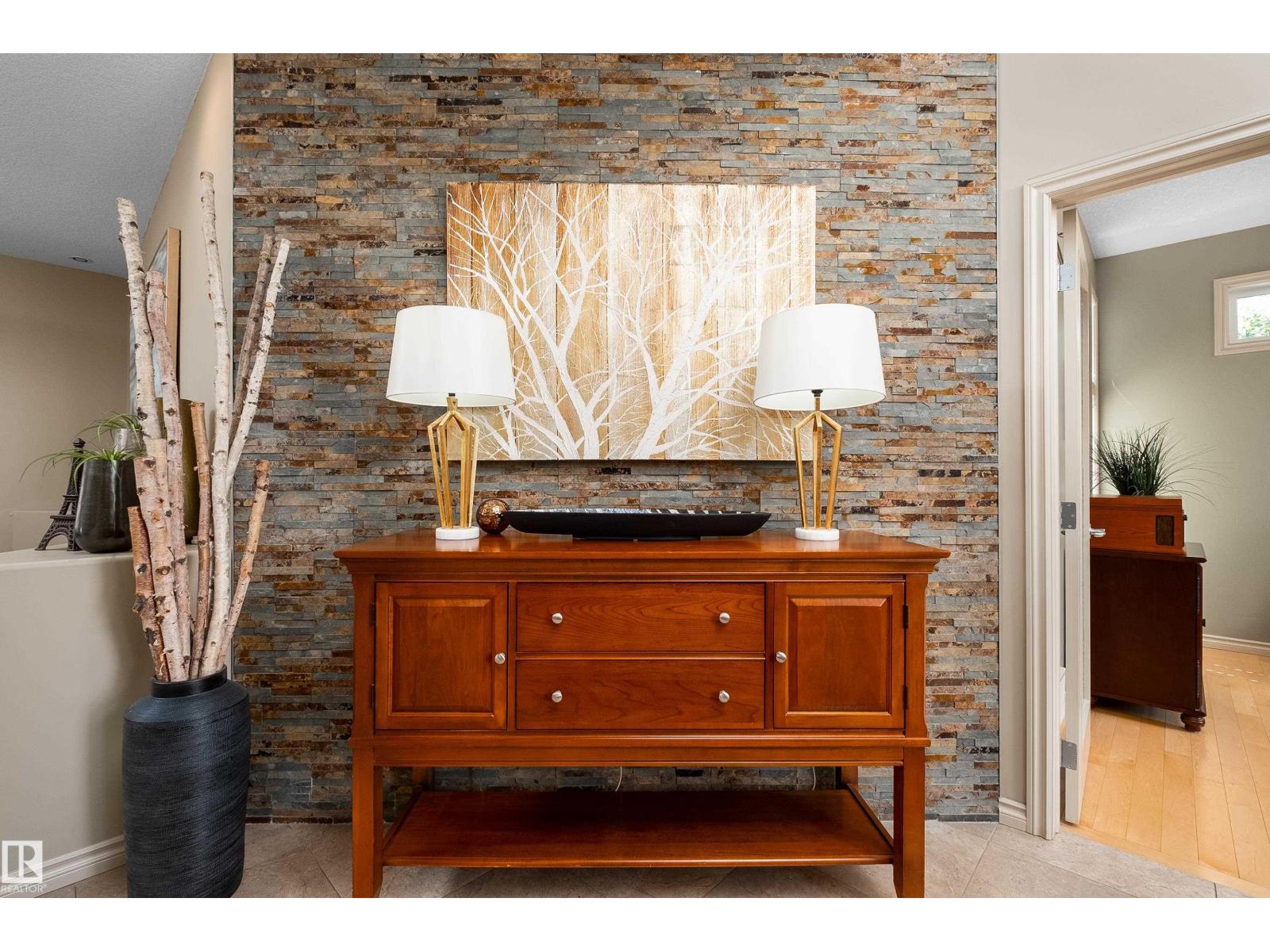 Photo 5 of 1089 Goodwin Ci Nw, Edmonton AB