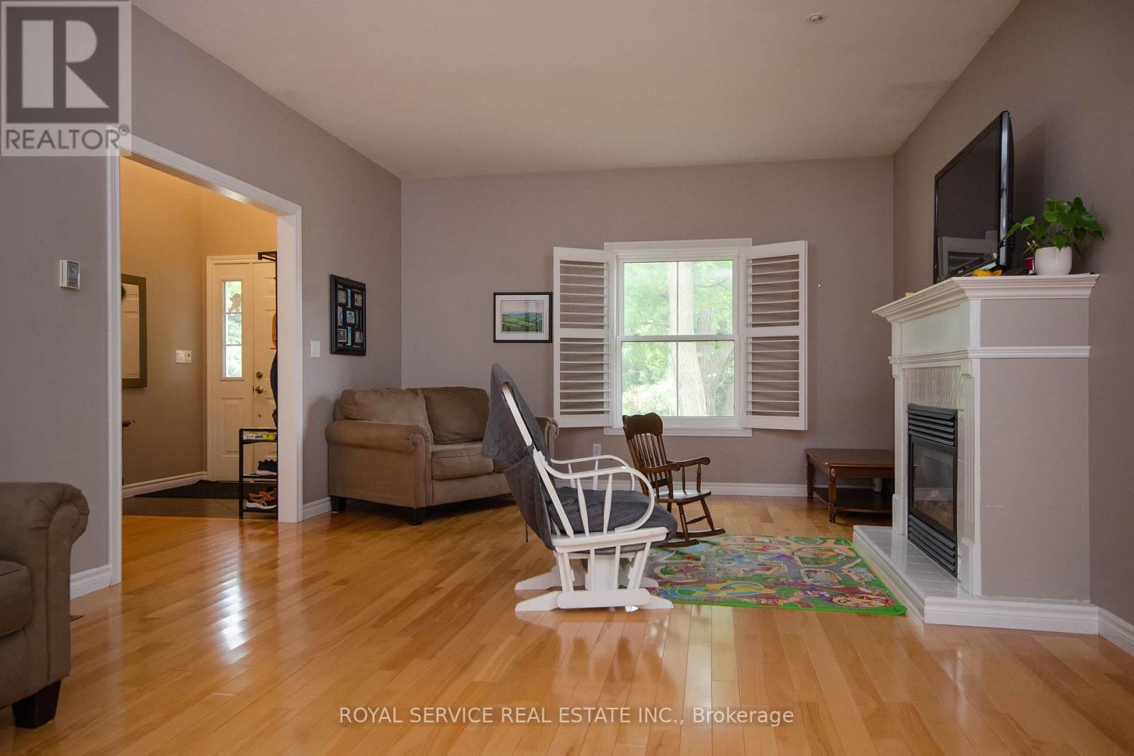 Photo 7 of 28 Clifton Road, Port Hope ON