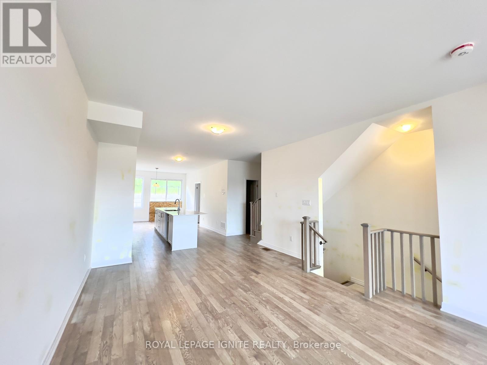 Photo 10 of 522 Hudson Crescent, Midland ON