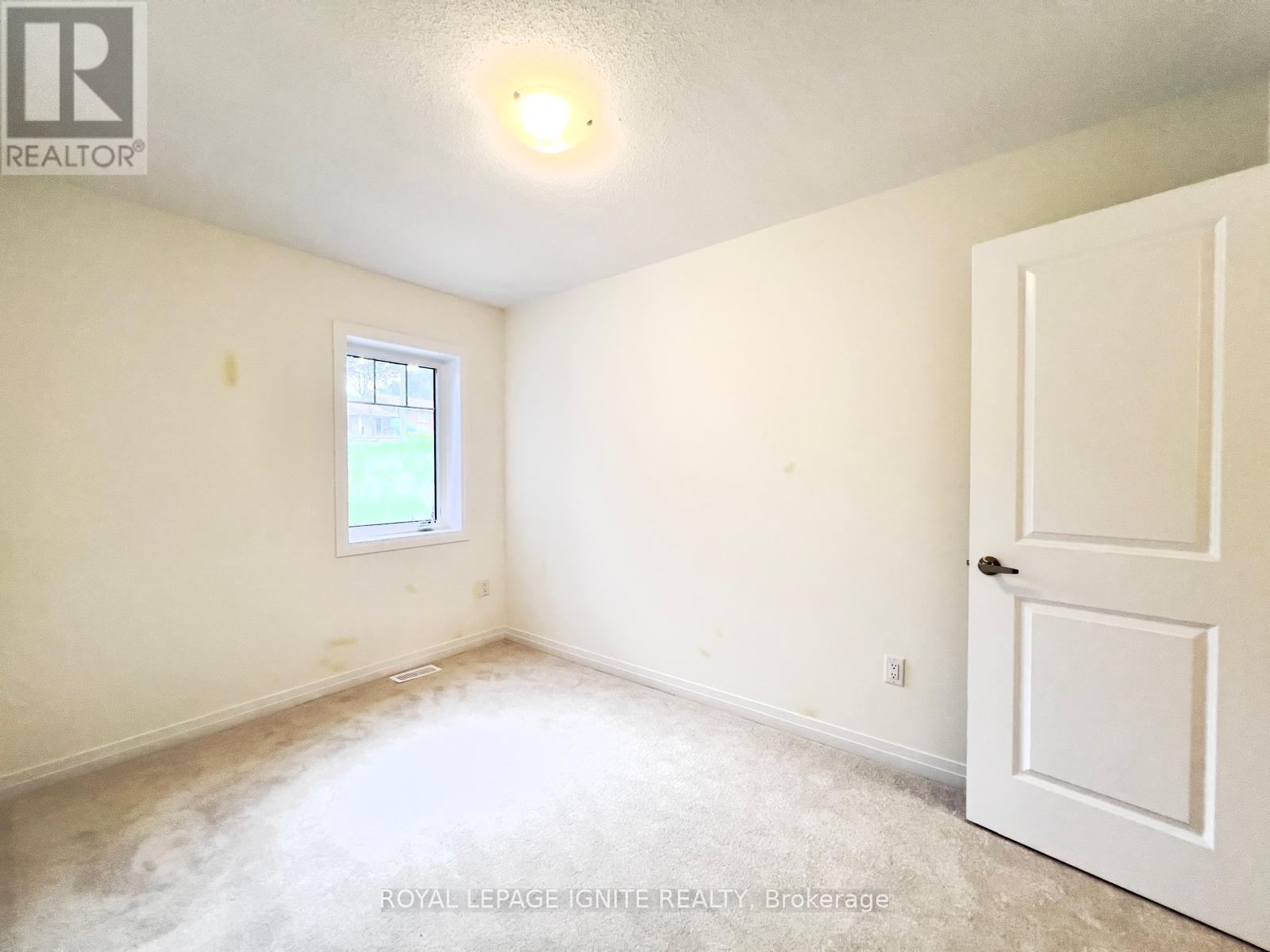 Photo 24 of 522 Hudson Crescent, Midland ON