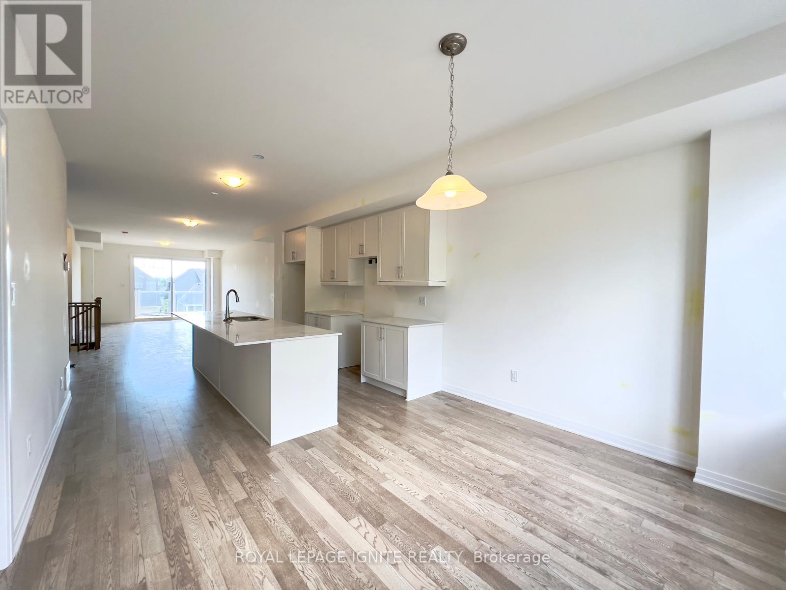 Photo 11 of 522 Hudson Crescent, Midland ON