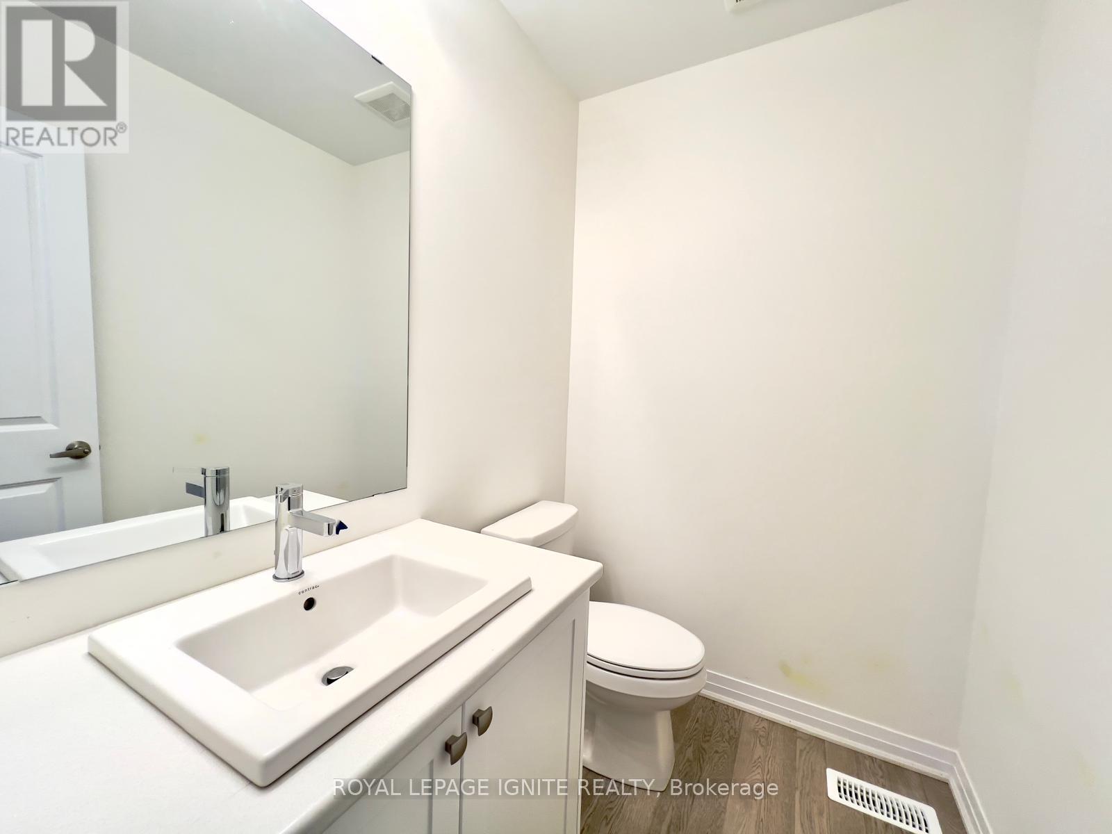 Photo 15 of 522 Hudson Crescent, Midland ON