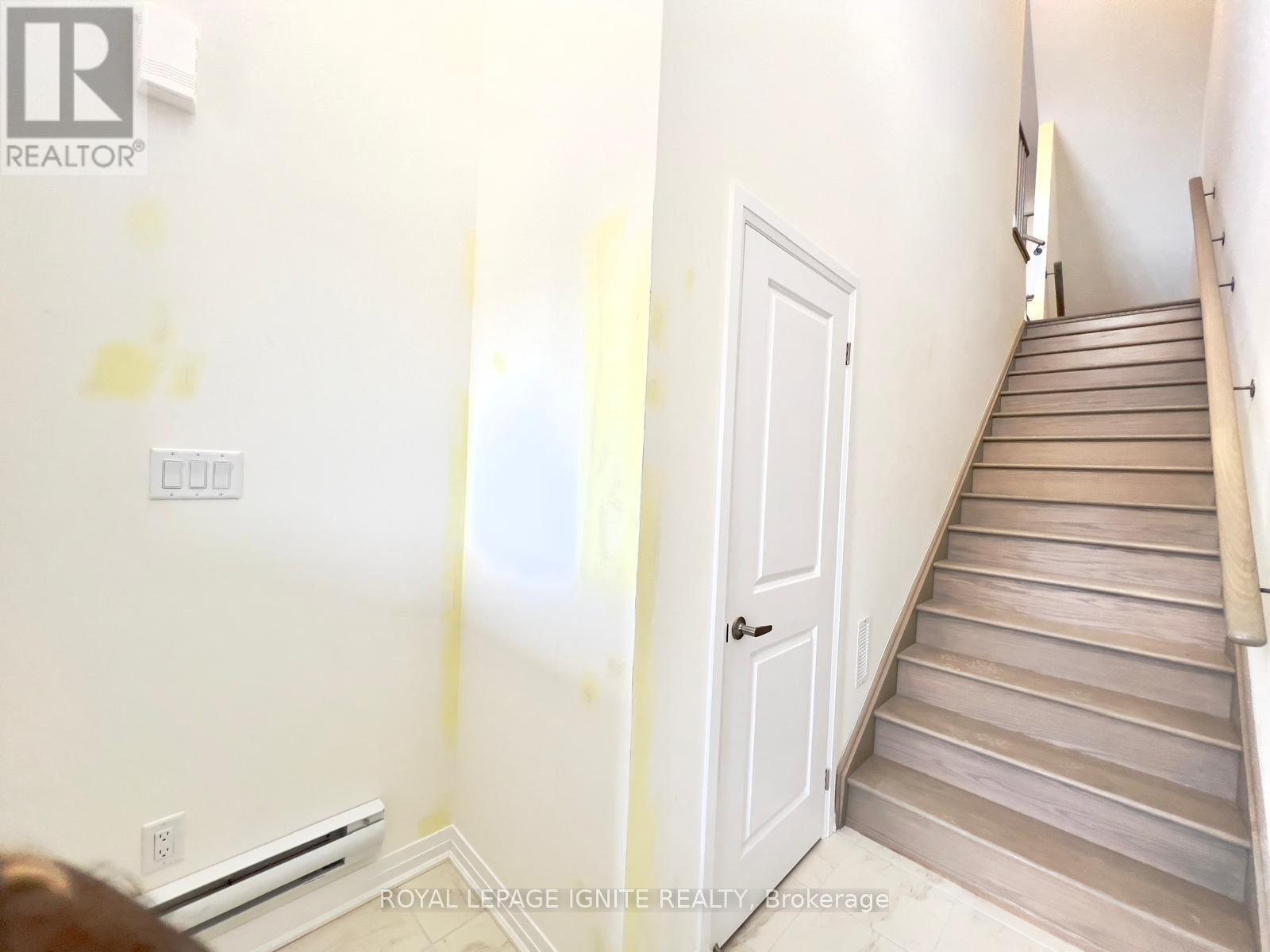 Photo 5 of 522 Hudson Crescent, Midland ON