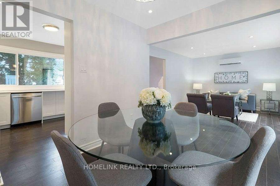 Photo 7 of 25 Hercules Court, Brampton ON