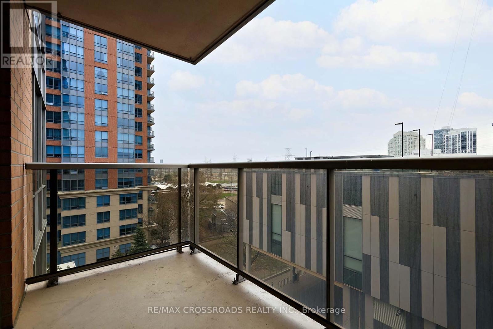 Photo 12 of 528 5233 Dundas Street W, Toronto ON
