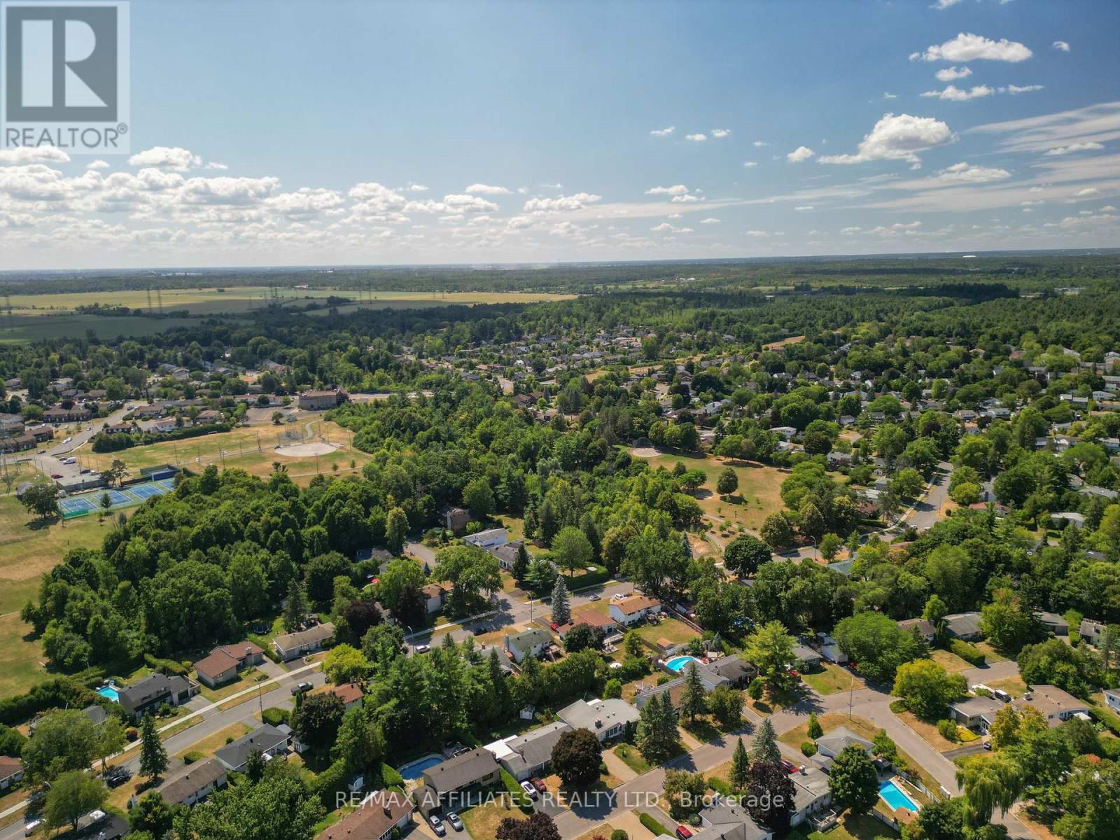 Photo 36 of 17 Canfield Road, Ottawa ON