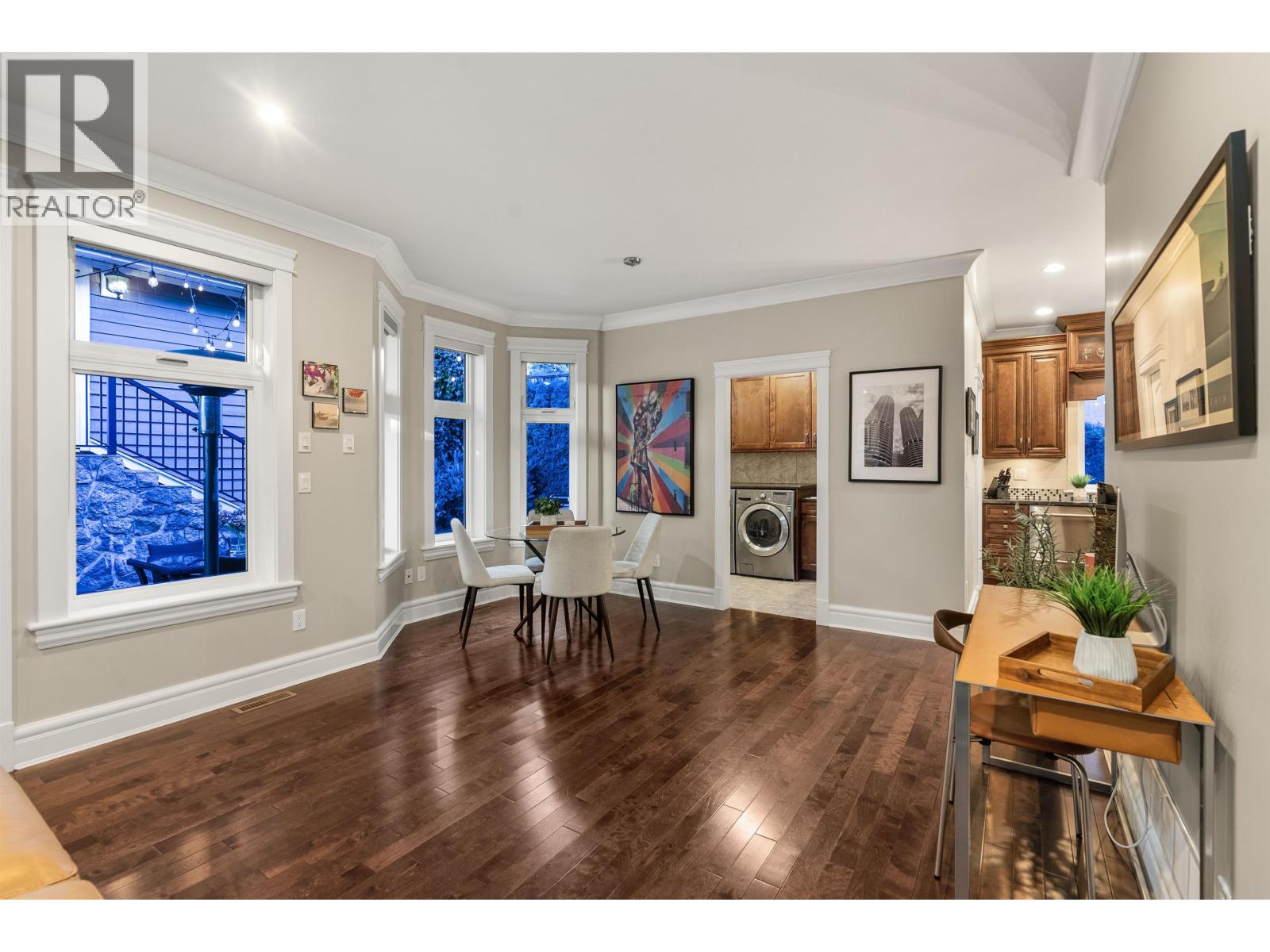 452 TEMPE CRESCENT, North Vancouver