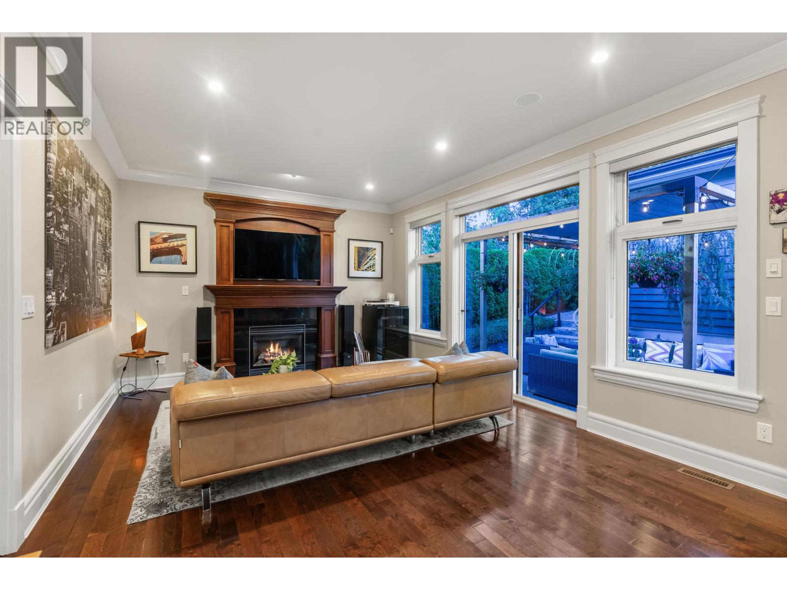 452 TEMPE CRESCENT, North Vancouver