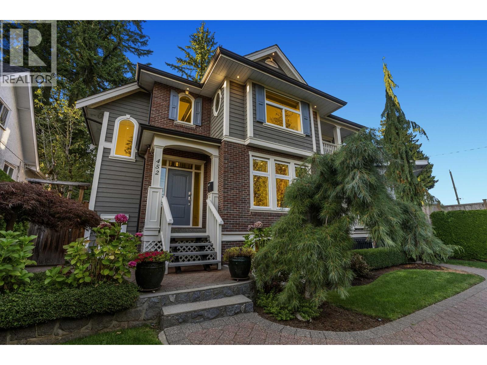 452 TEMPE CRESCENT, North Vancouver