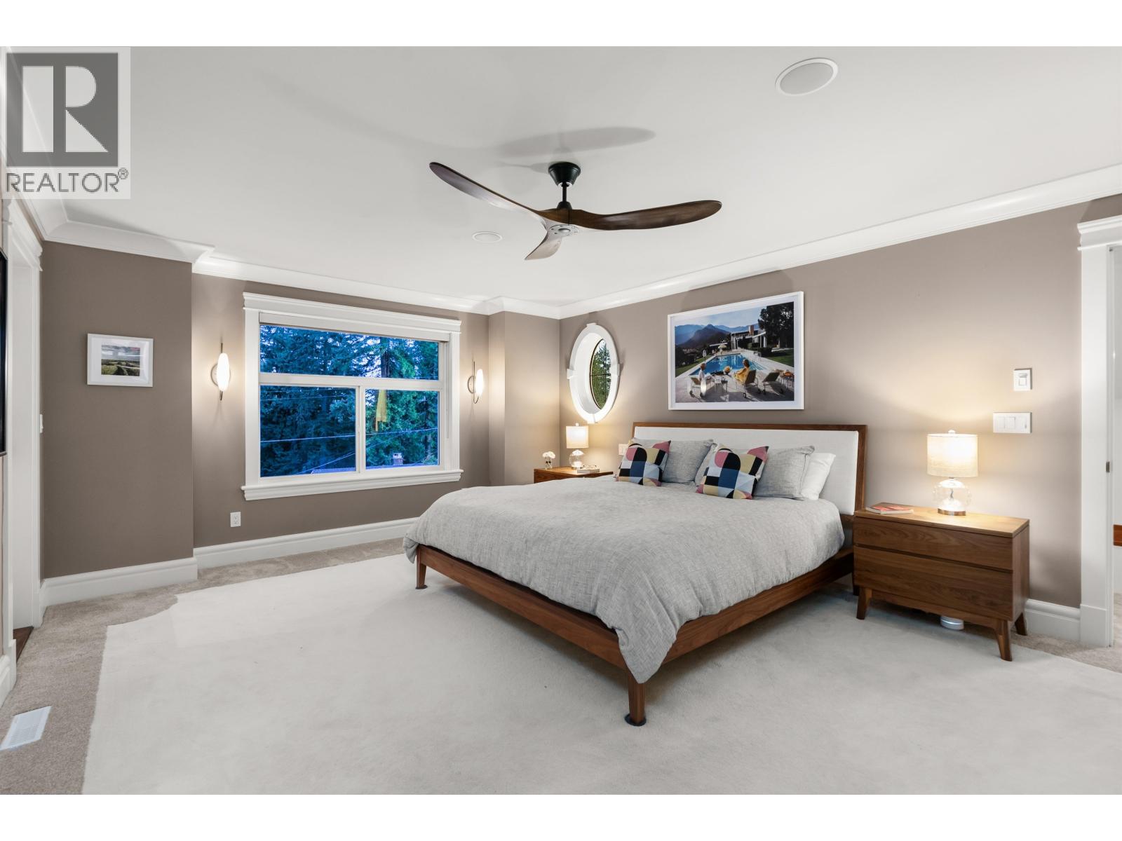 452 TEMPE CRESCENT, North Vancouver