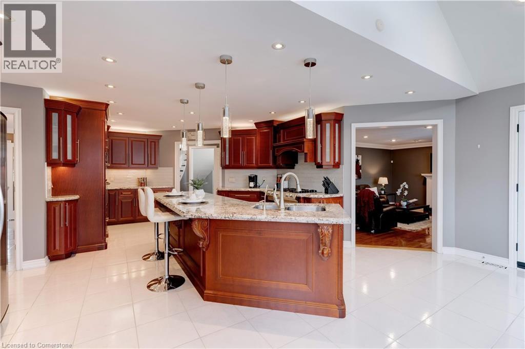 Photo 10 of 6 Embassy Drive, Hamilton ON