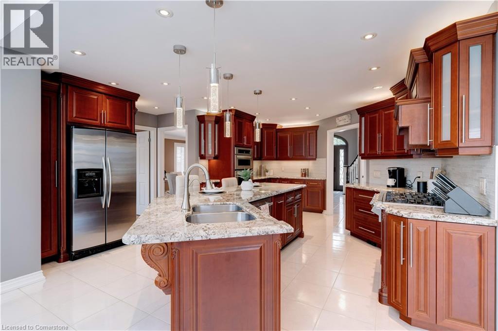 Photo 8 of 6 Embassy Drive, Hamilton ON