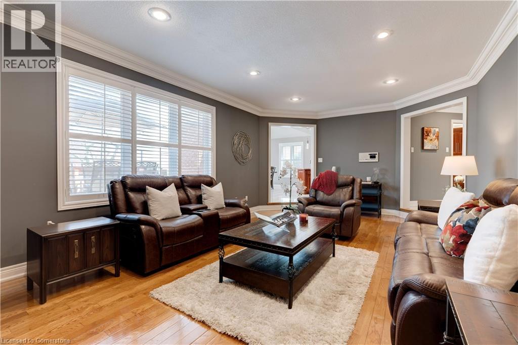 Photo 7 of 6 Embassy Drive, Hamilton ON