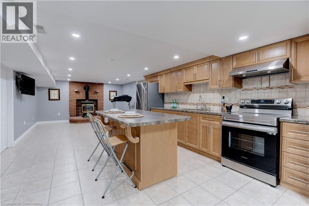 Photo 30 of 6 Embassy Drive, Hamilton ON