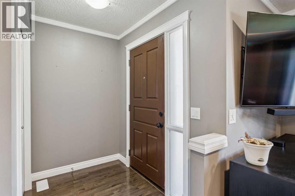 Photo 3 of 67 Evansmeade Common Nw, Calgary AB