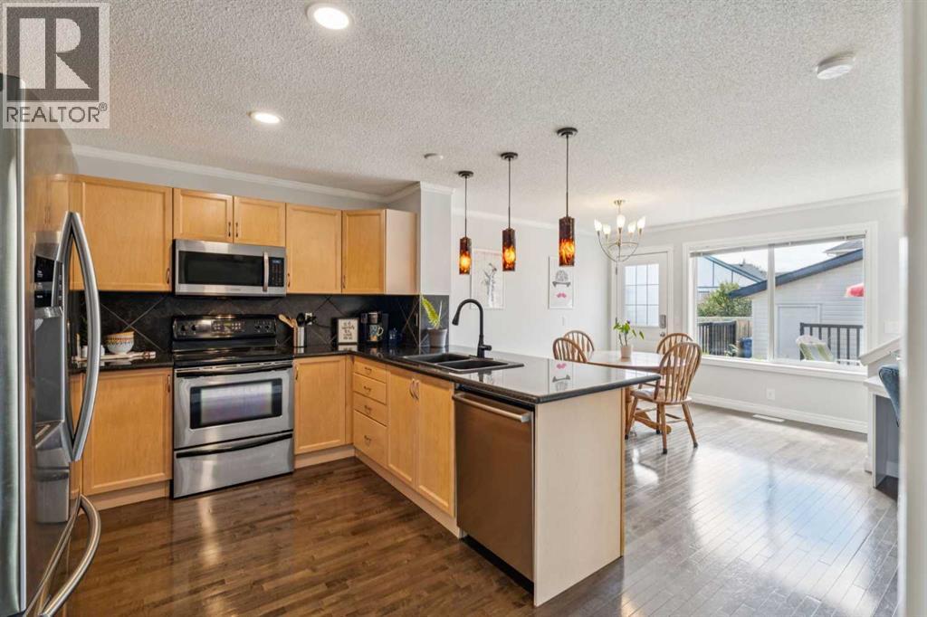 Photo 7 of 67 Evansmeade Common Nw, Calgary AB