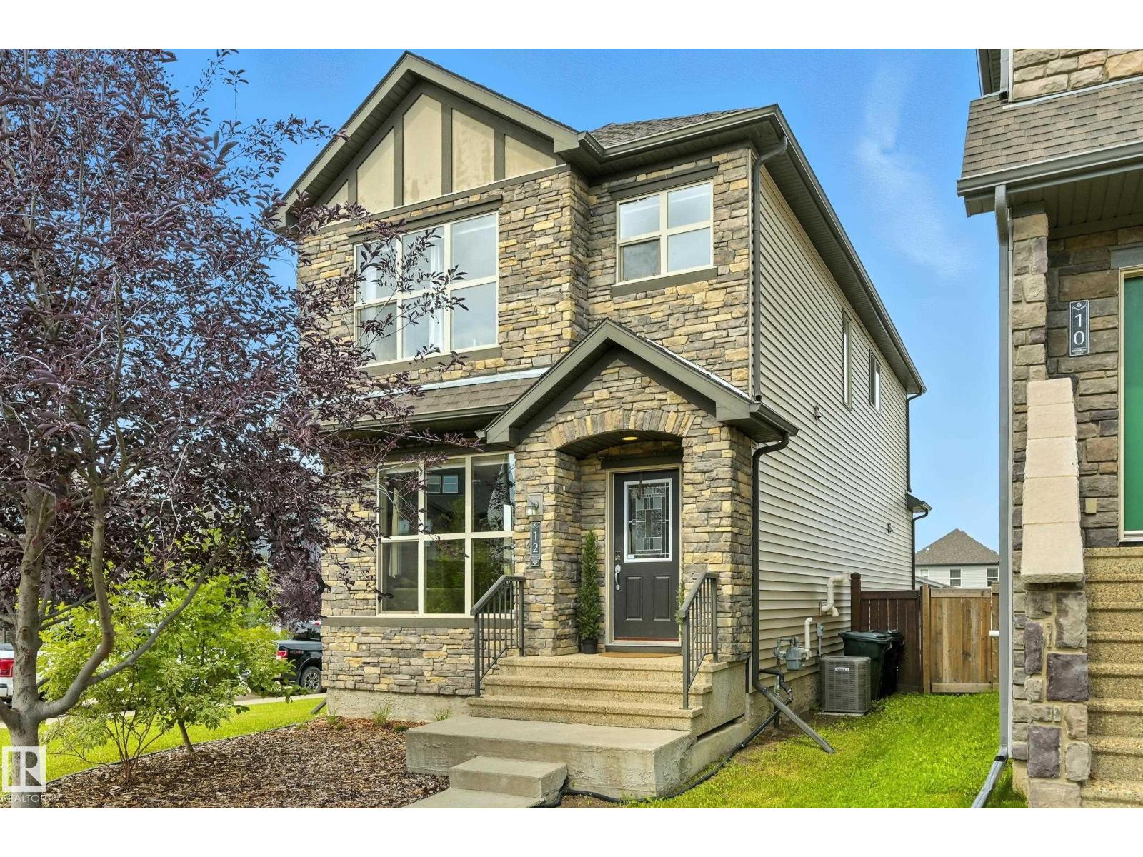 Photo 1 of 12 Greenbury Cr, Spruce Grove AB
