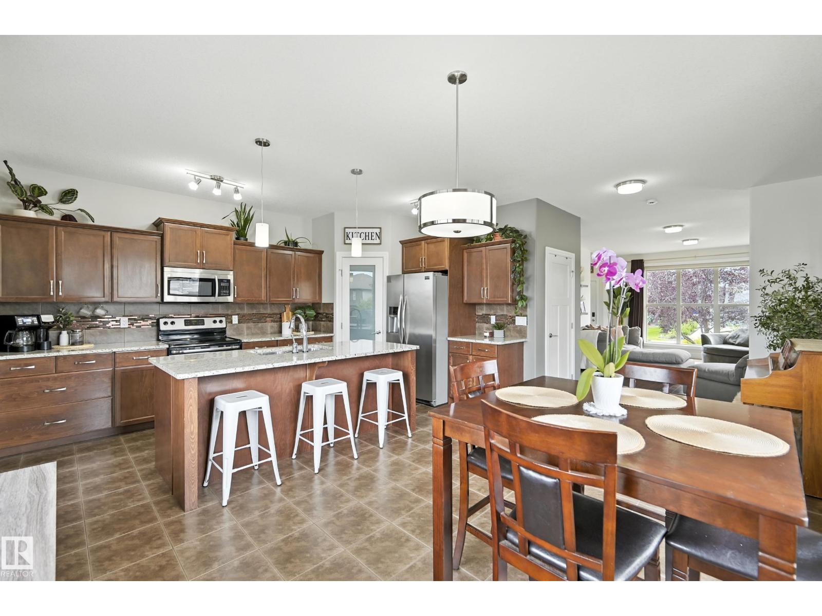 Photo 8 of 12 Greenbury Cr, Spruce Grove AB
