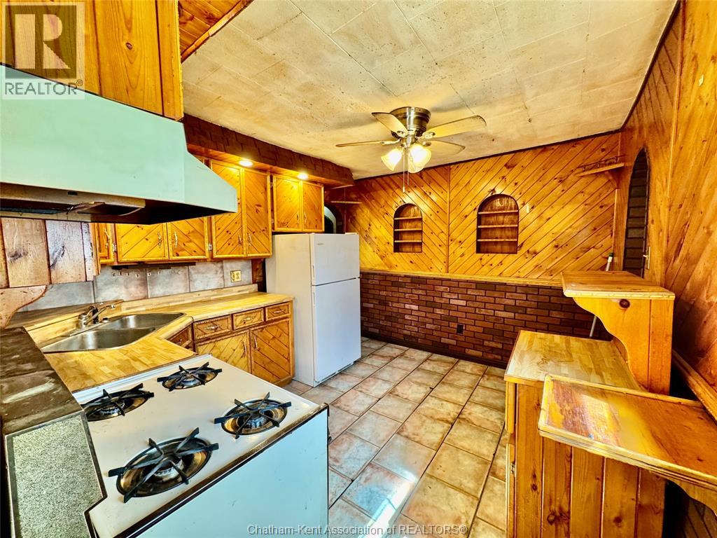 Photo 10 of 71 Princess Street South, Chatham ON