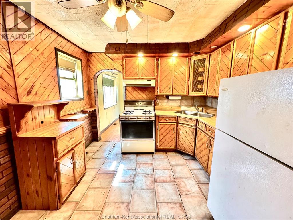 Photo 12 of 71 Princess Street South, Chatham ON