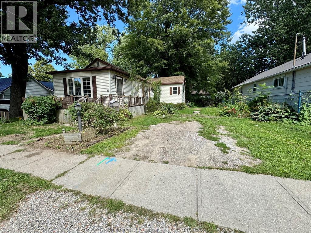 Photo 2 of 71 Princess Street South, Chatham ON