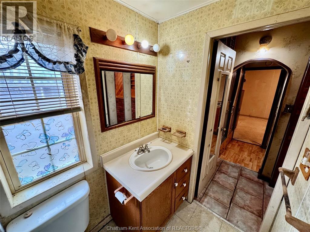 Photo 26 of 71 Princess Street South, Chatham ON