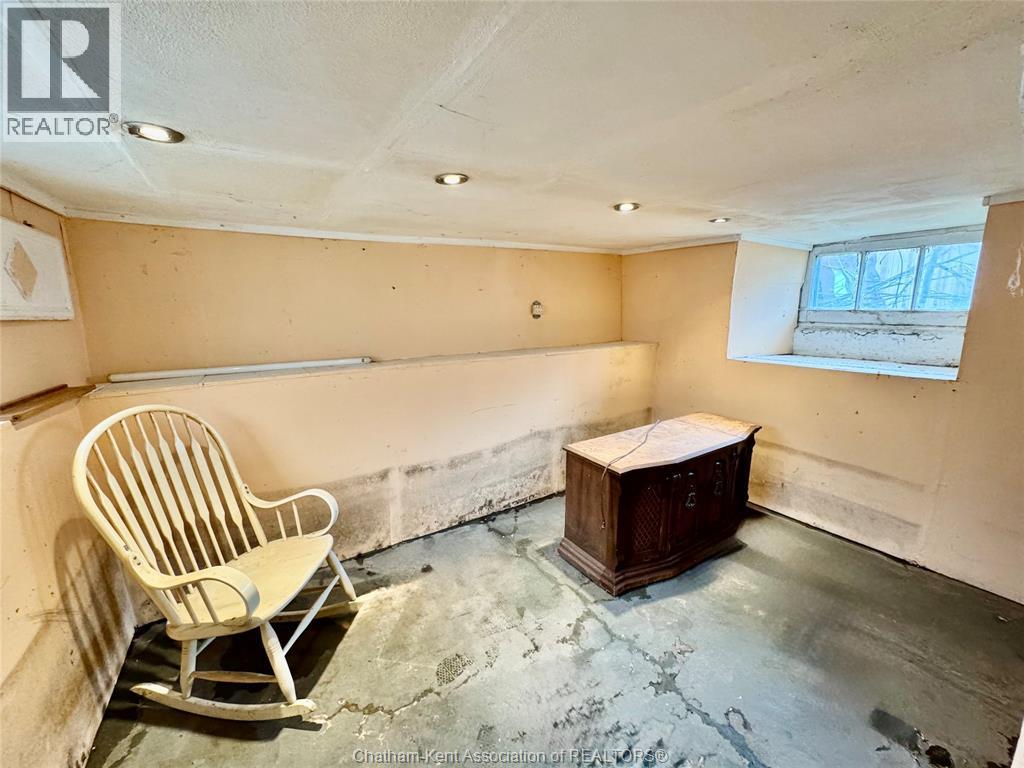 Photo 31 of 71 Princess Street South, Chatham ON