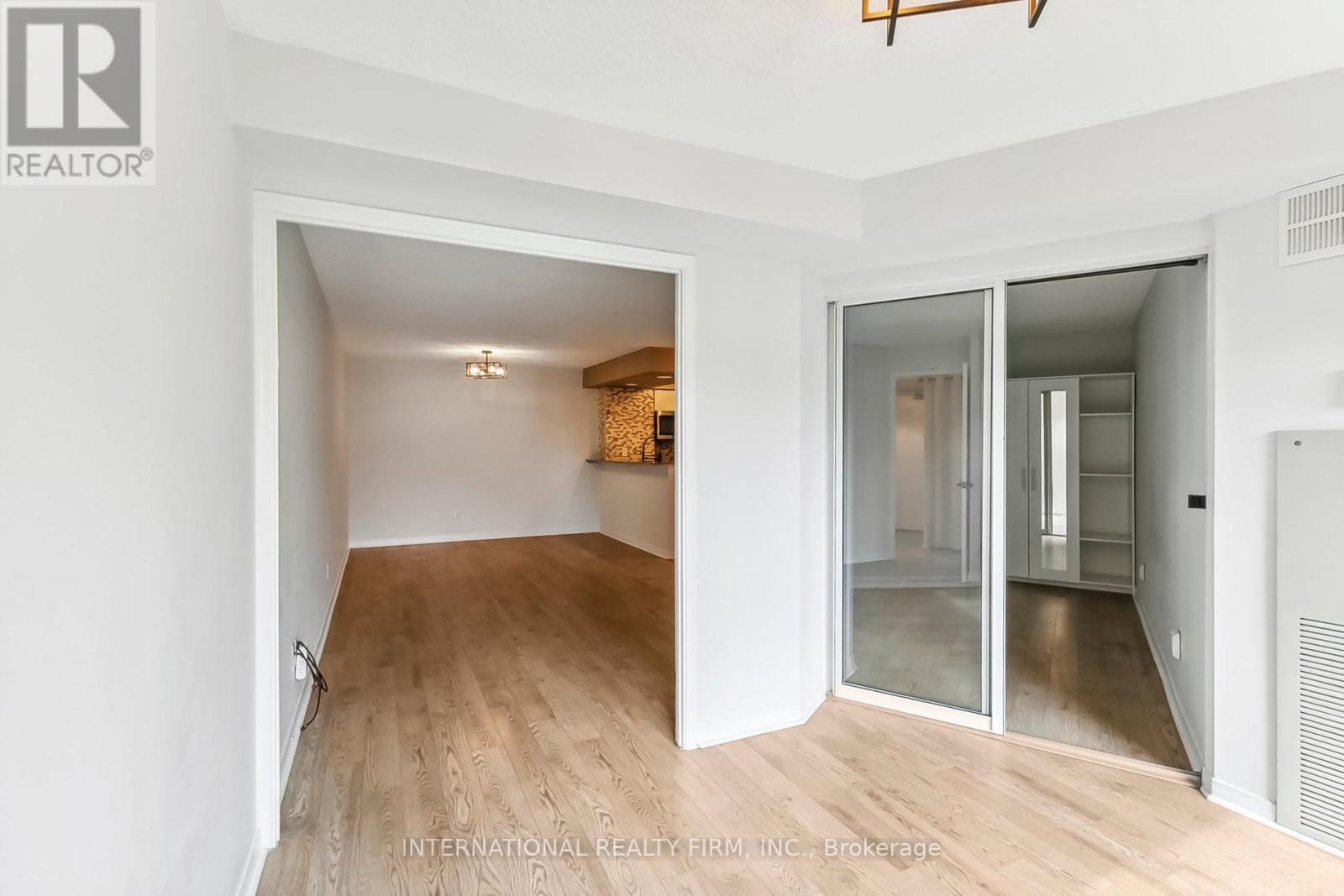 Photo 36 of 628 801 King Street W, Toronto ON