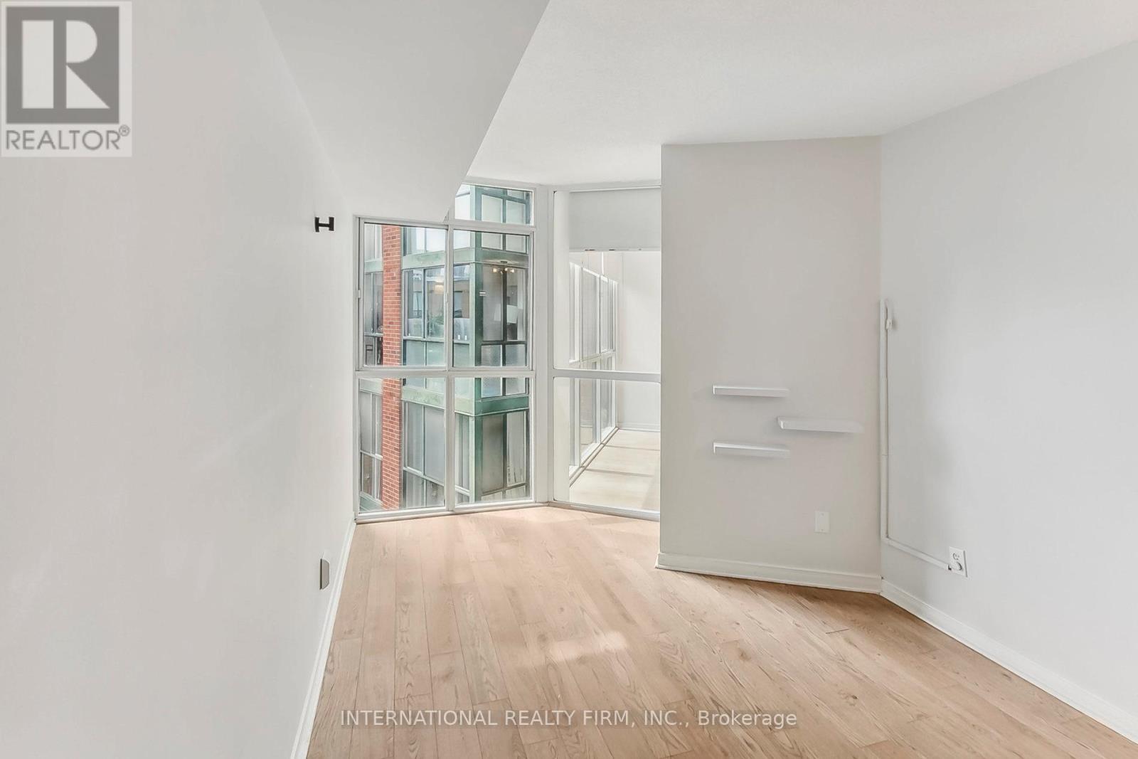 Photo 38 of 628 801 King Street W, Toronto ON