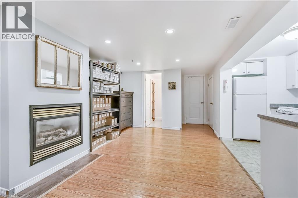 Photo 23 of 2217 Ghent Avenue, Burlington ON
