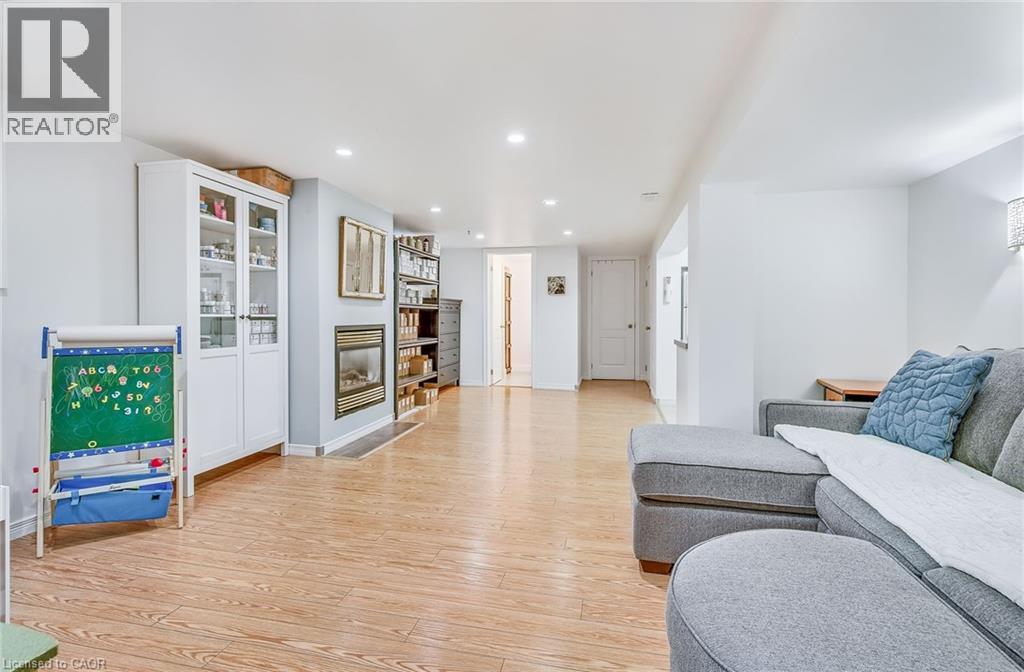 Photo 26 of 2217 Ghent Avenue, Burlington ON
