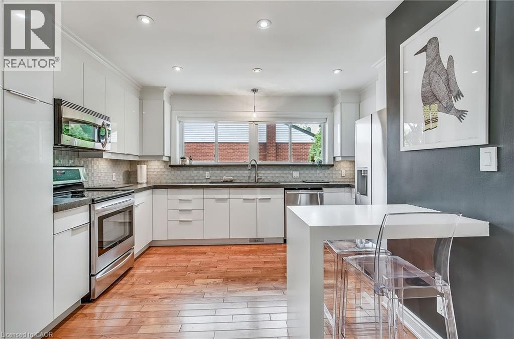 Photo 8 of 2217 Ghent Avenue, Burlington ON
