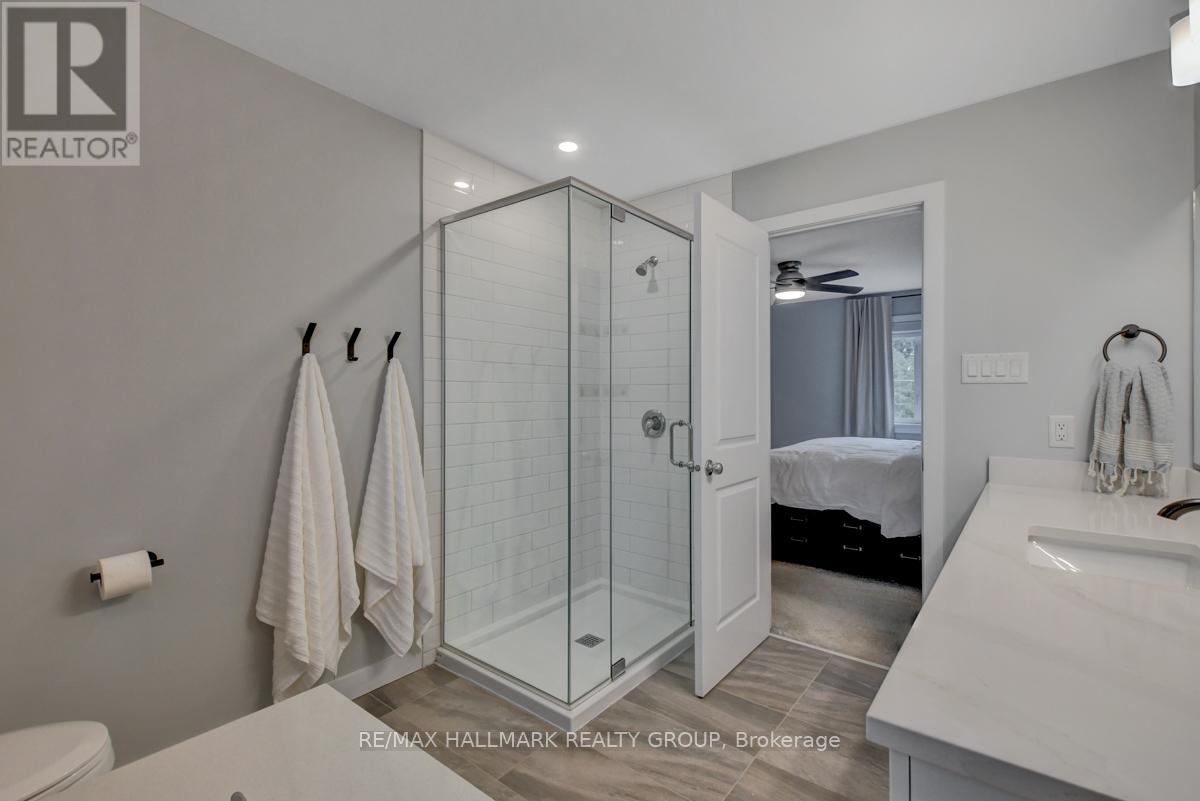 Photo 24 of 716 Kirkham Crescent, Ottawa ON